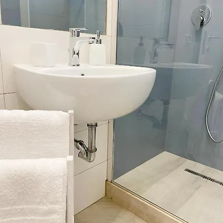 Vittoria לינה וארוחת בוקר אנזיו